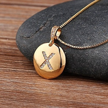 Collier Doré Avec Lettre En Zirconium