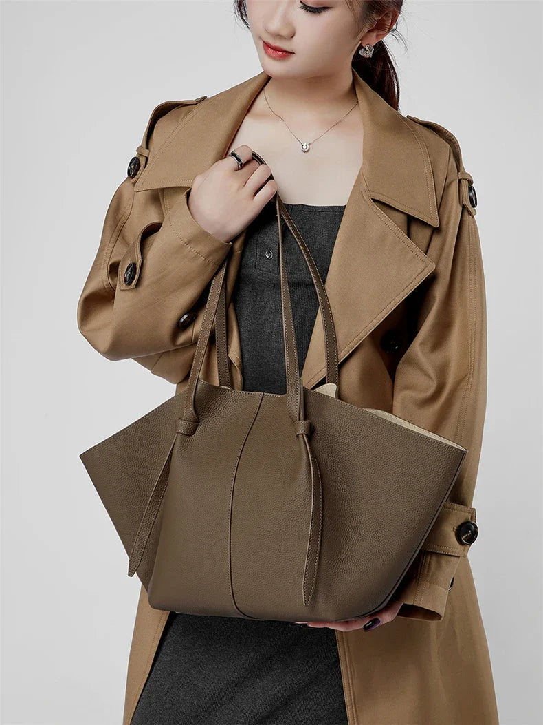 Diamond Glow Clutch Elanora