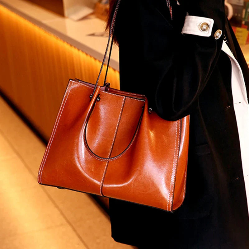 Timeless Tote Elanora