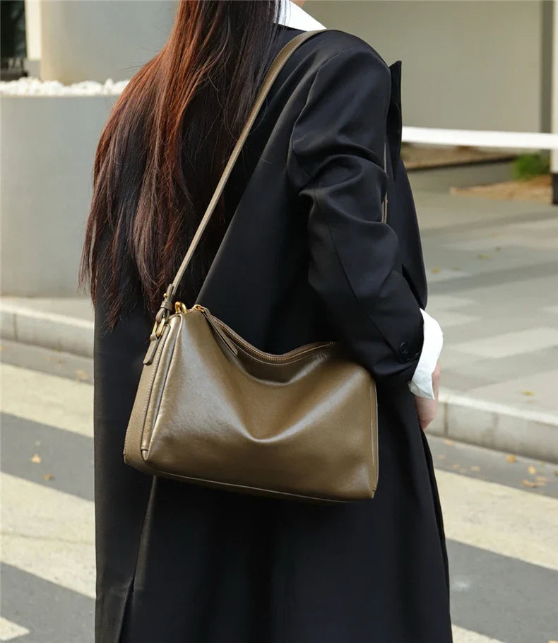 Isabella Shoulder Glamunik