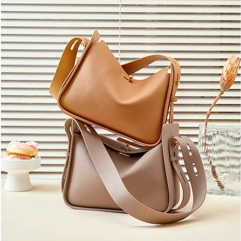 Classic Crossbody Elanora