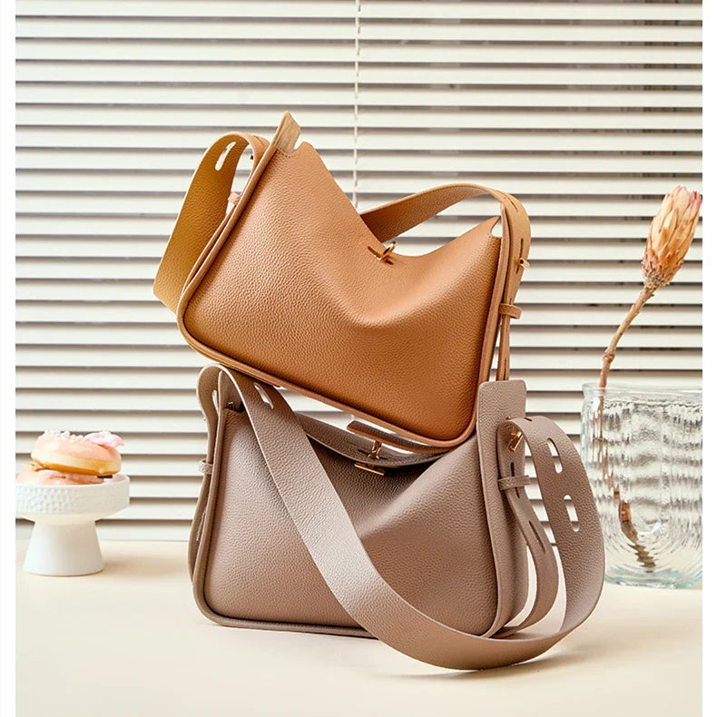 Classic Crossbody Elanora