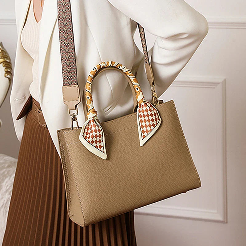 Madeleine Hobo Glamunik