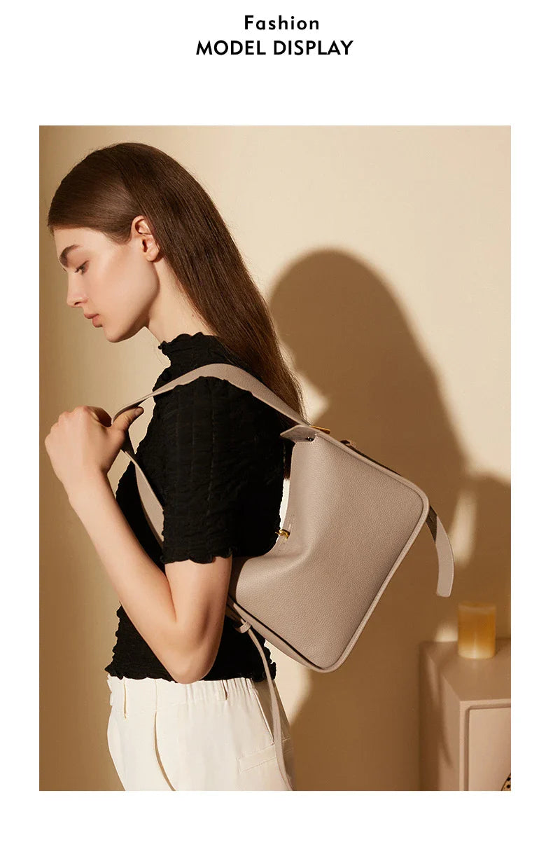 Classic Crossbody Elanora