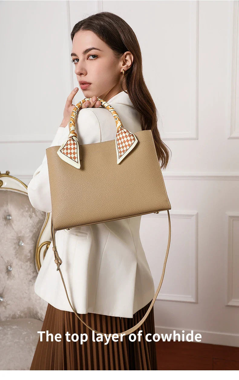 Madeleine Hobo Glamunik