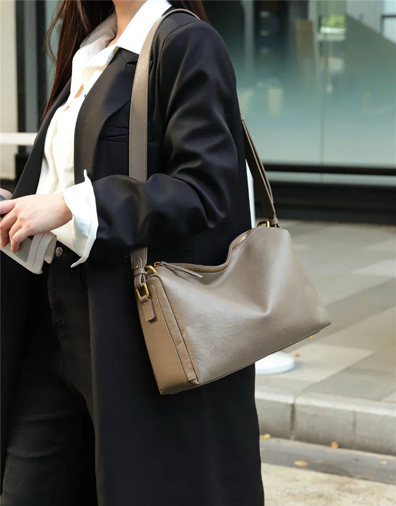 Isabella Shoulder Glamunik