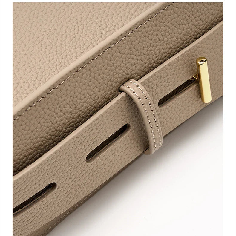 Classic Crossbody Elanora