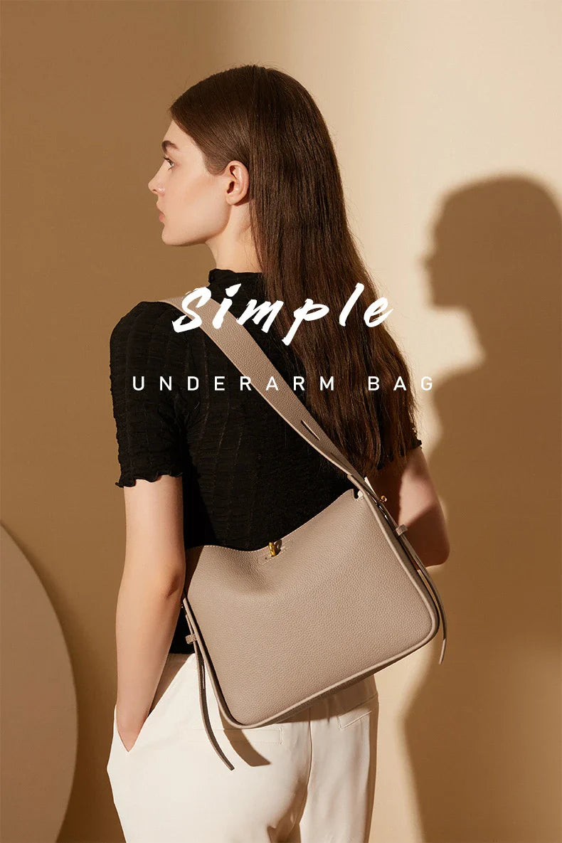 Classic Crossbody Elanora
