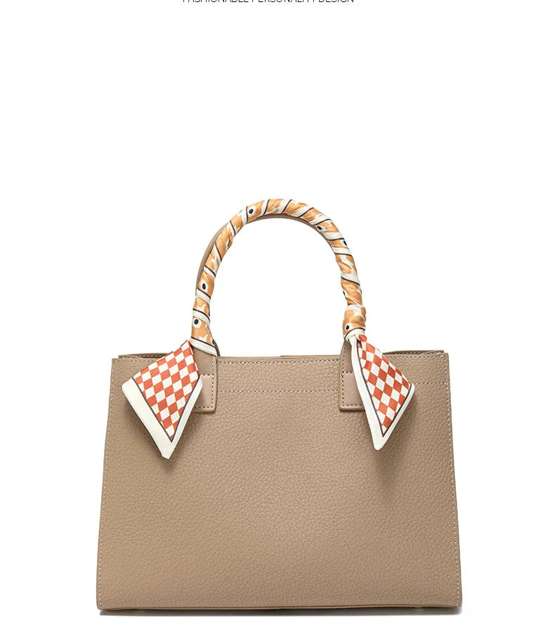 Madeleine Hobo Glamunik