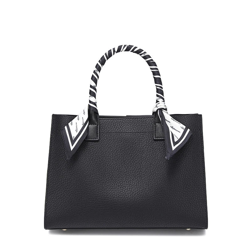 Madeleine Hobo Glamunik