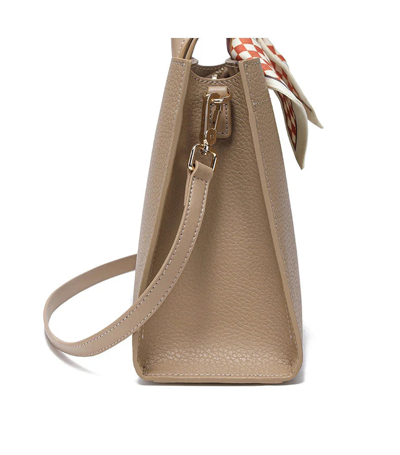 Madeleine Hobo Glamunik