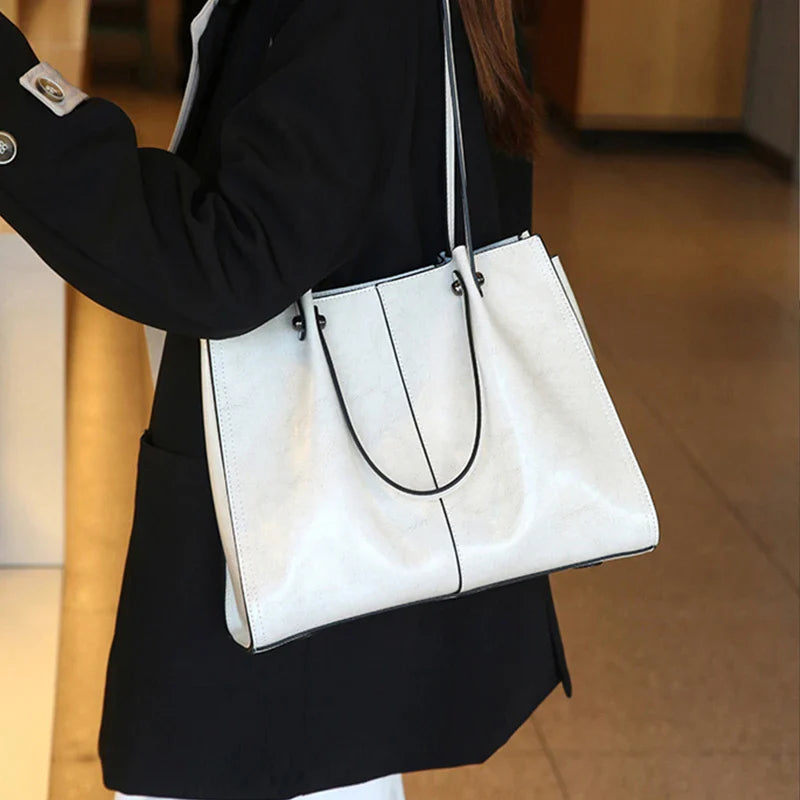 Timeless Tote Elanora