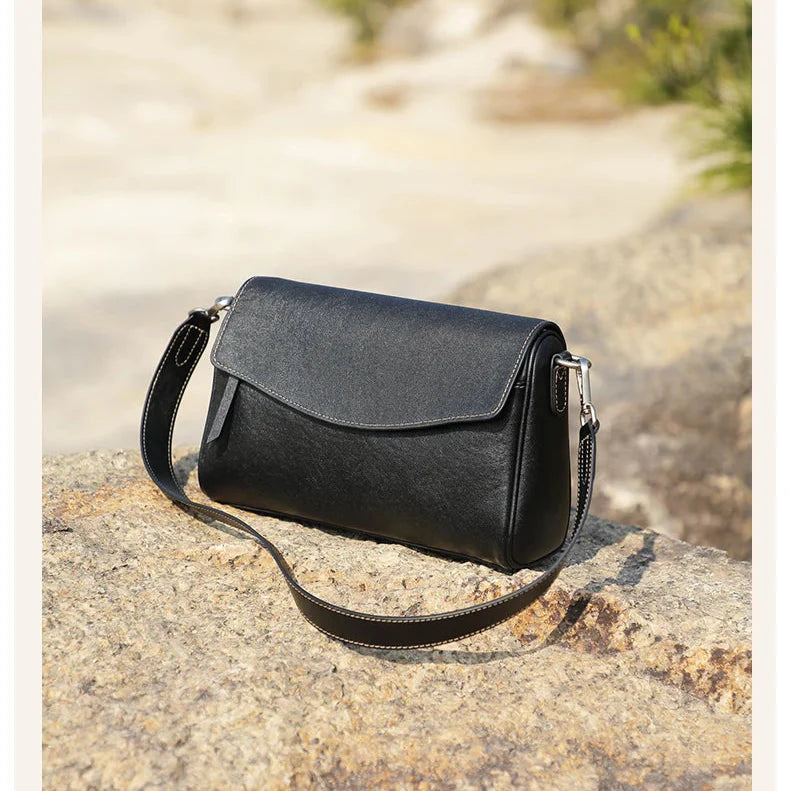 Covent Garden Bucket Black Elanora