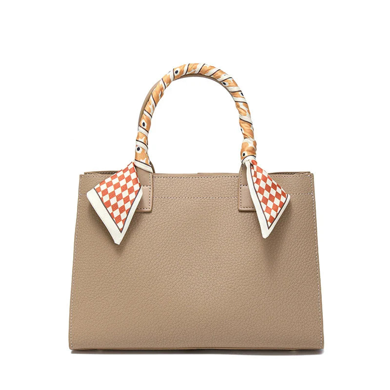 Madeleine Hobo Glamunik