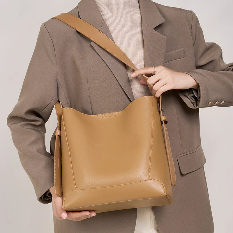 Frost Luxe Bucket Elanora