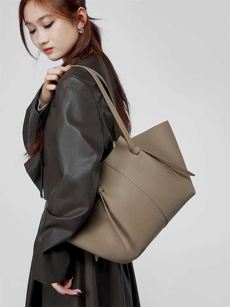 Diamond Glow Clutch Elanora