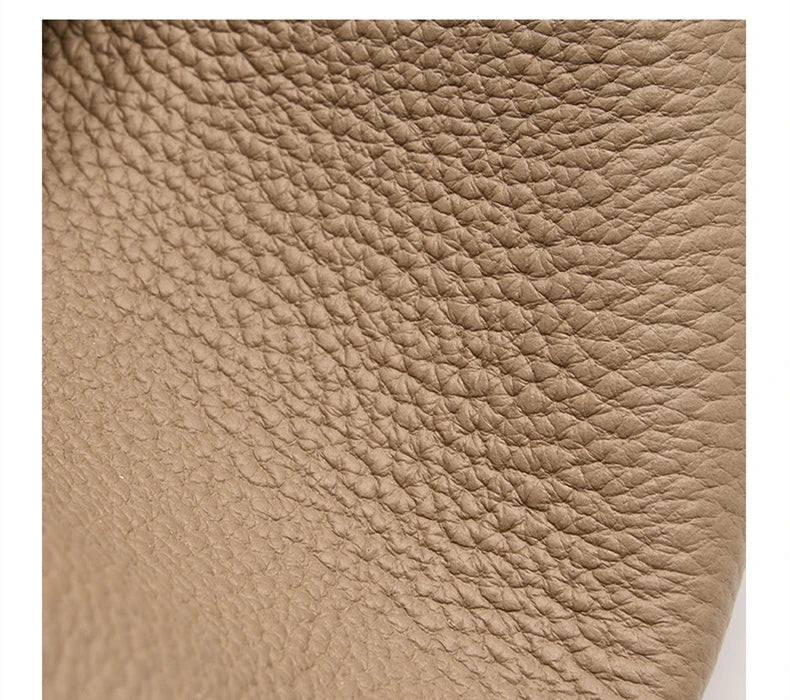 Classic Crossbody Elanora