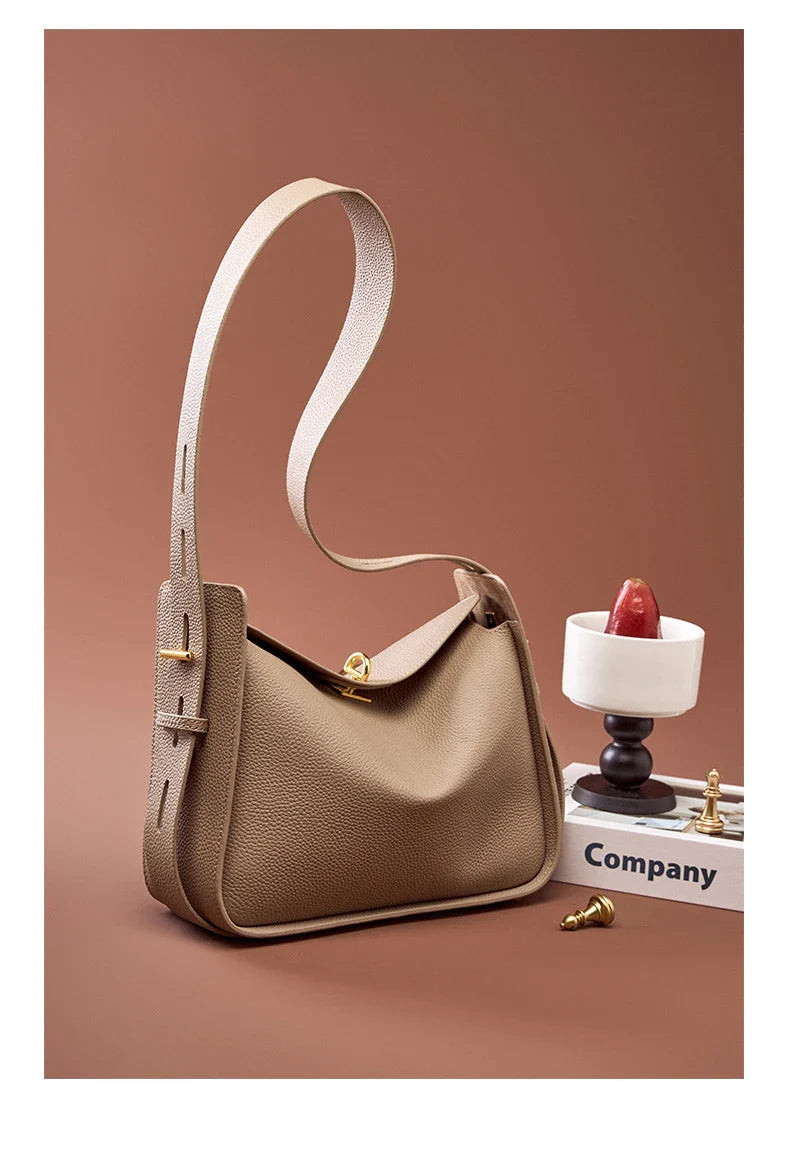 Classic Crossbody Elanora
