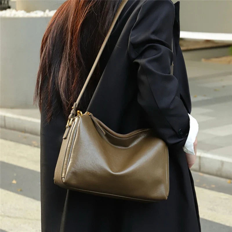 Isabella Shoulder Glamunik