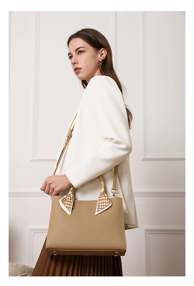 Madeleine Hobo Glamunik
