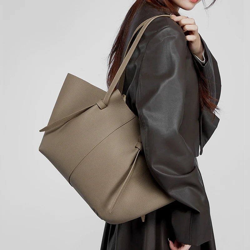 Diamond Glow Clutch Elanora