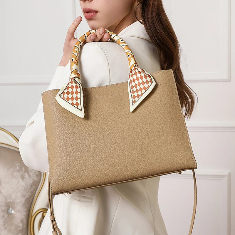 Madeleine Hobo Glamunik